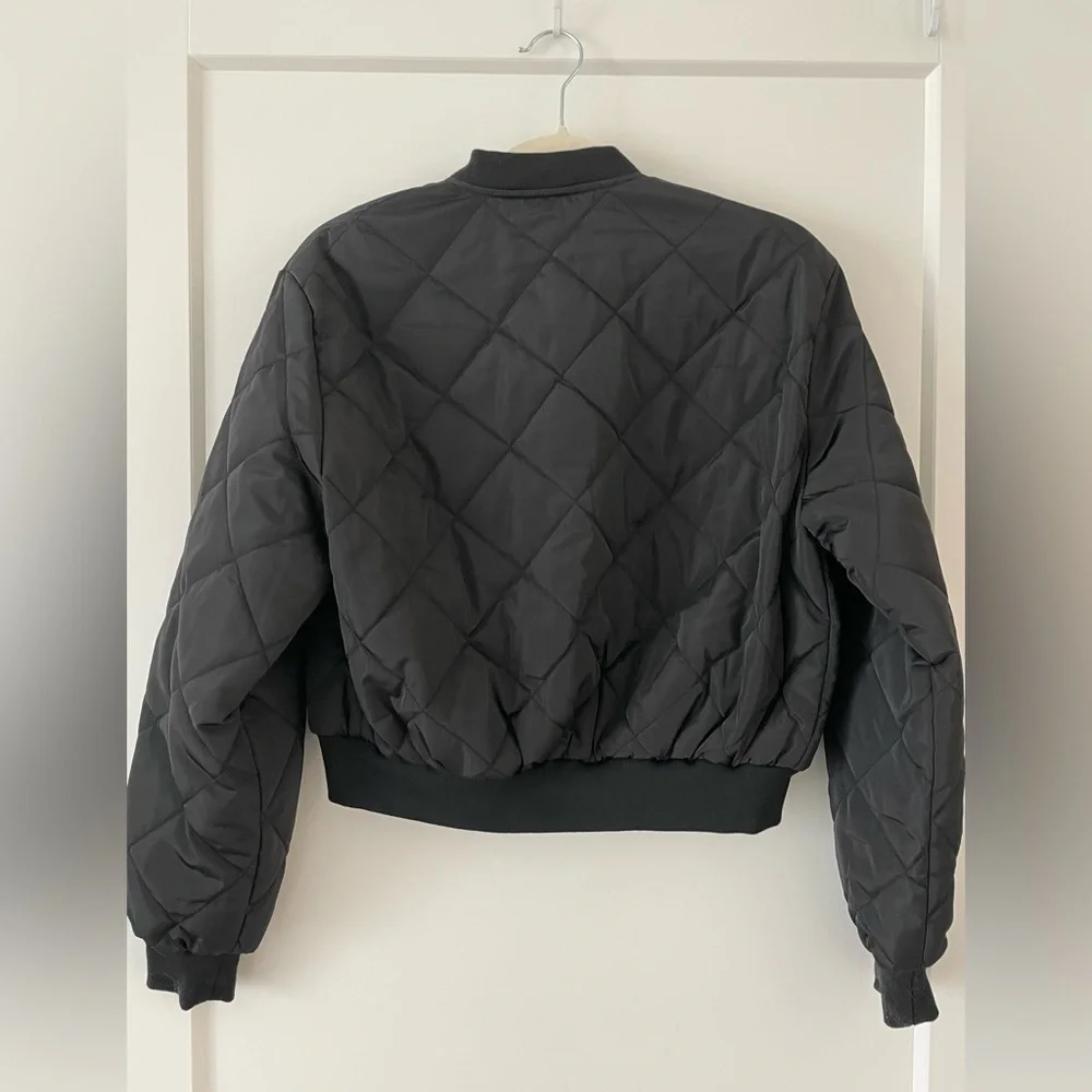 Zara Black Quilted Bomber Jacket - Cropped Lightweight Fall Jacket - Picture 2 of 5